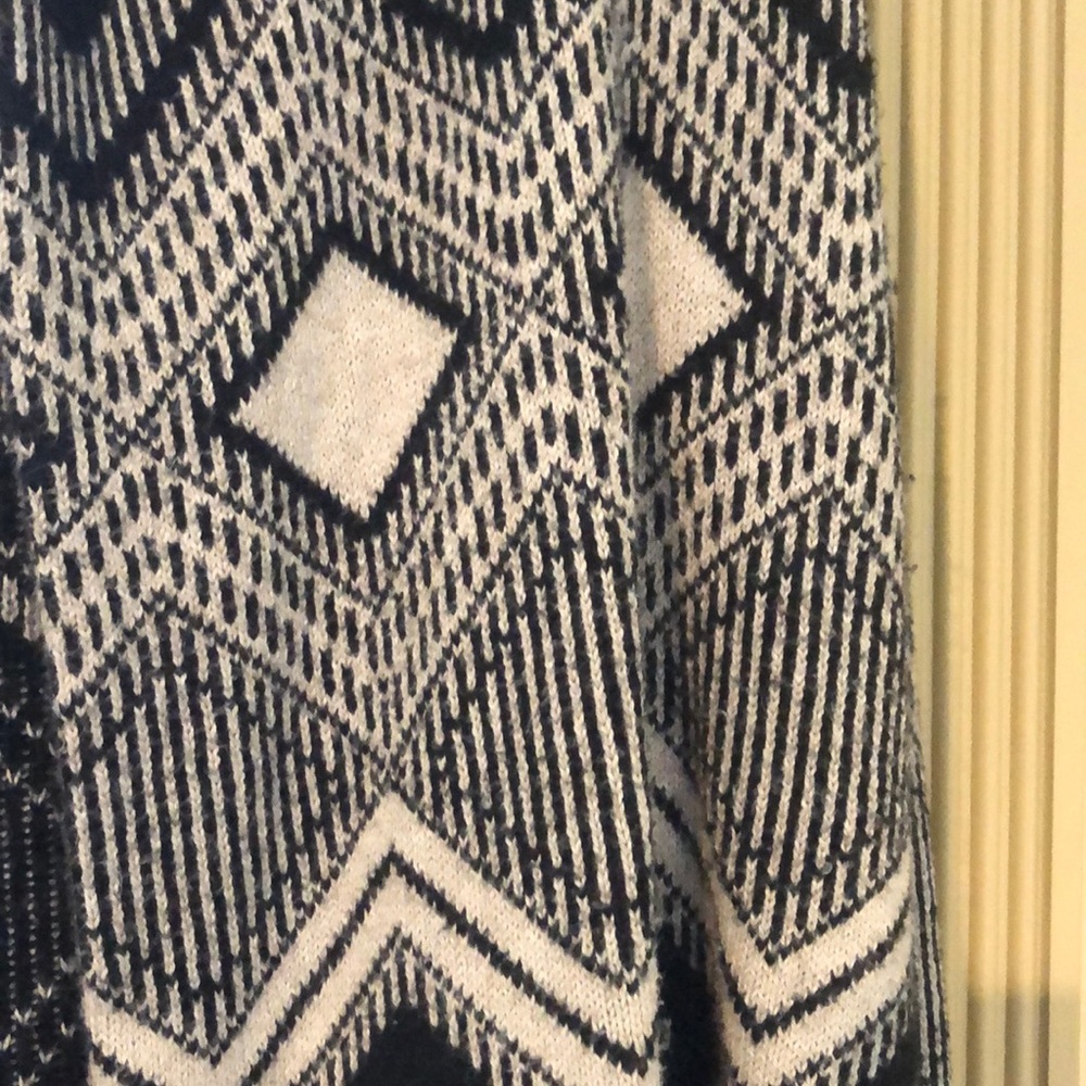 Diamond pattern cardigan - Picture 3 of 3